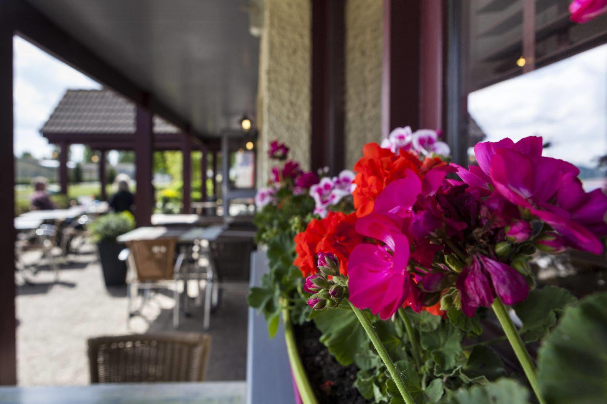 Sure Hotel By Best Western Rouvignies Valenciennes Екстериор снимка